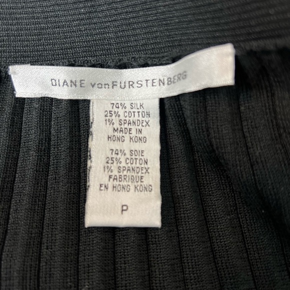 DVF Black Silk Wrap V-Neck Blouse size P - Picture 8 of 8